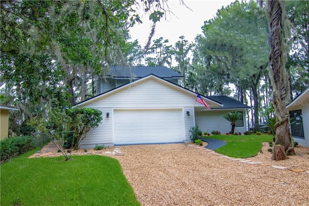 Property Photo: 12118 Cypress Lane FL 34711