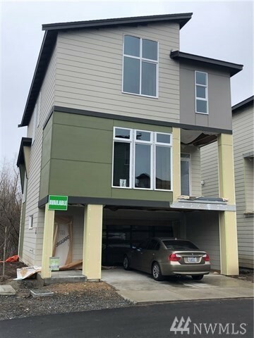 Property Photo: 15010 13th Ave W 5 WA 98087
