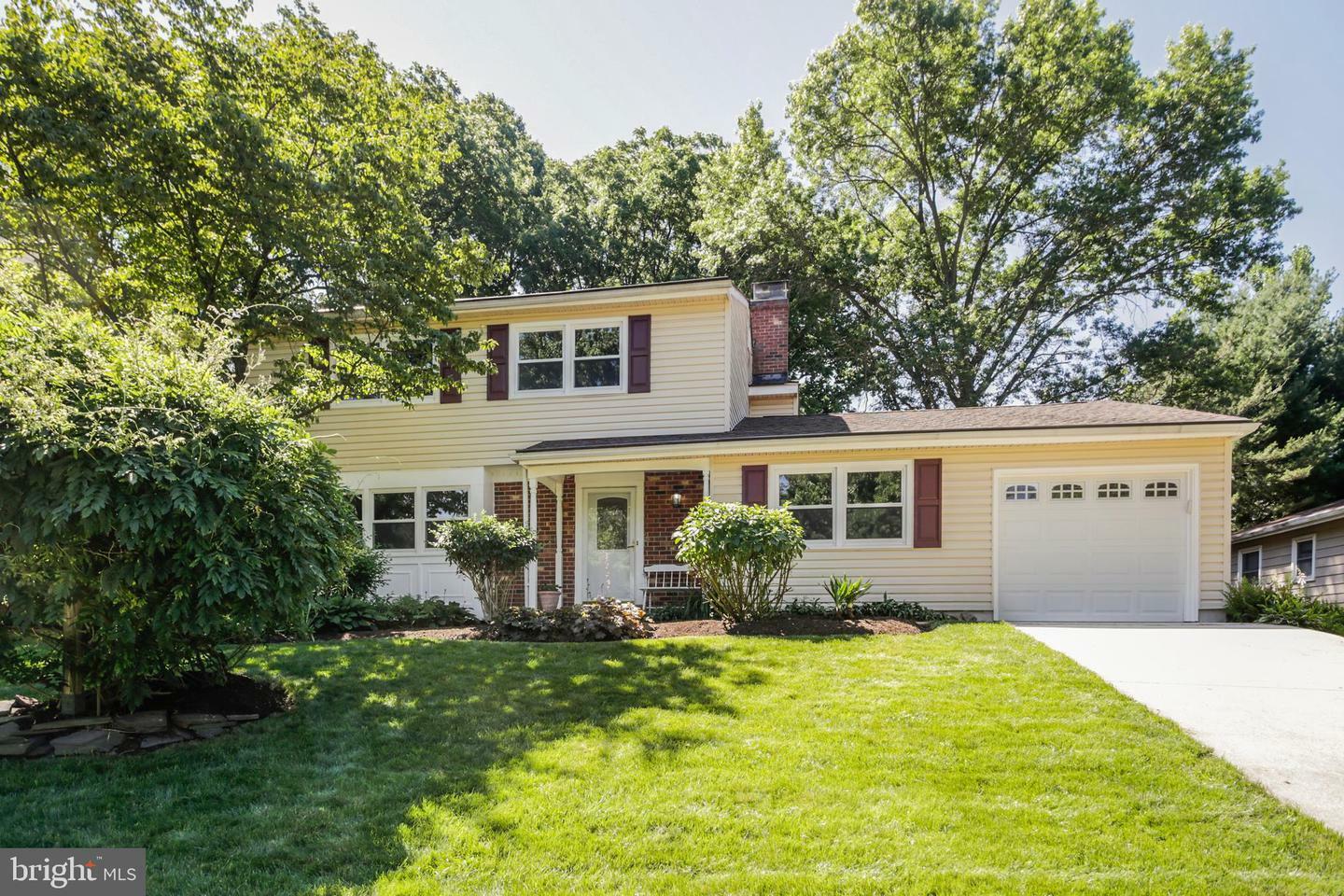 Property Photo:  10 Yellow Pine Court  DE 19808 