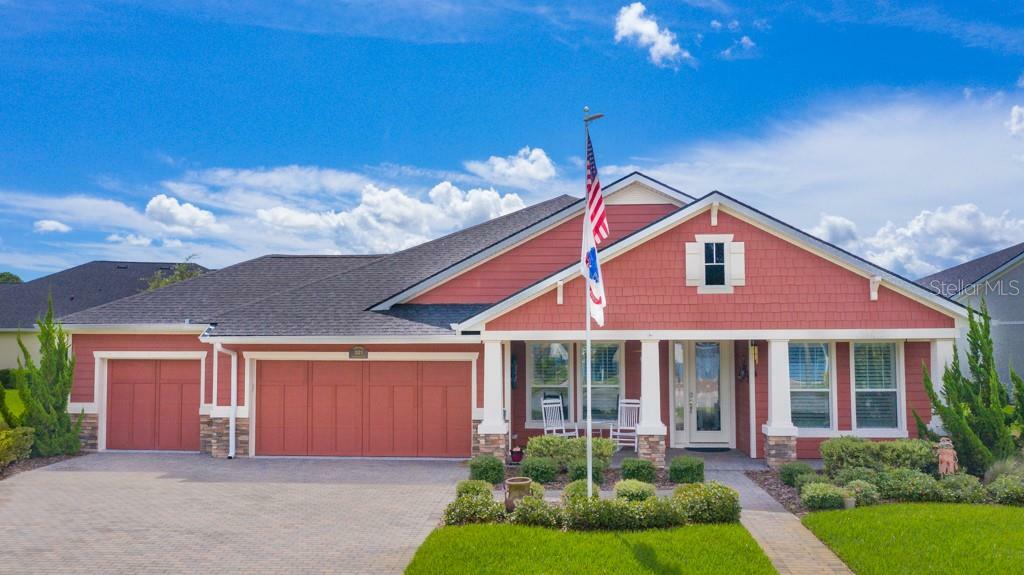 Property Photo: 321 Chesham Street FL 32174