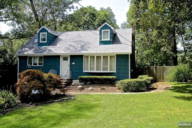 Property Photo:  94 Oakwood Drive  NJ 07456 