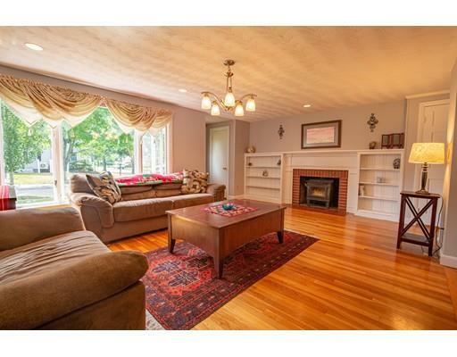 Property Photo:  8 Oakmont Rd  MA 01915 