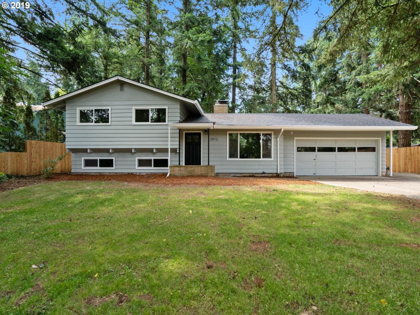 Property Photo:  2912 SE 153rd Ave  OR 97236 