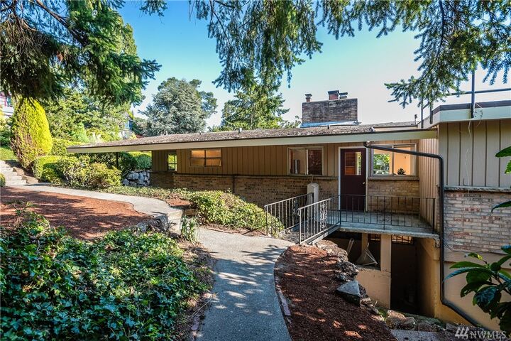 Property Photo: 1115 8th Ave W WA 98119