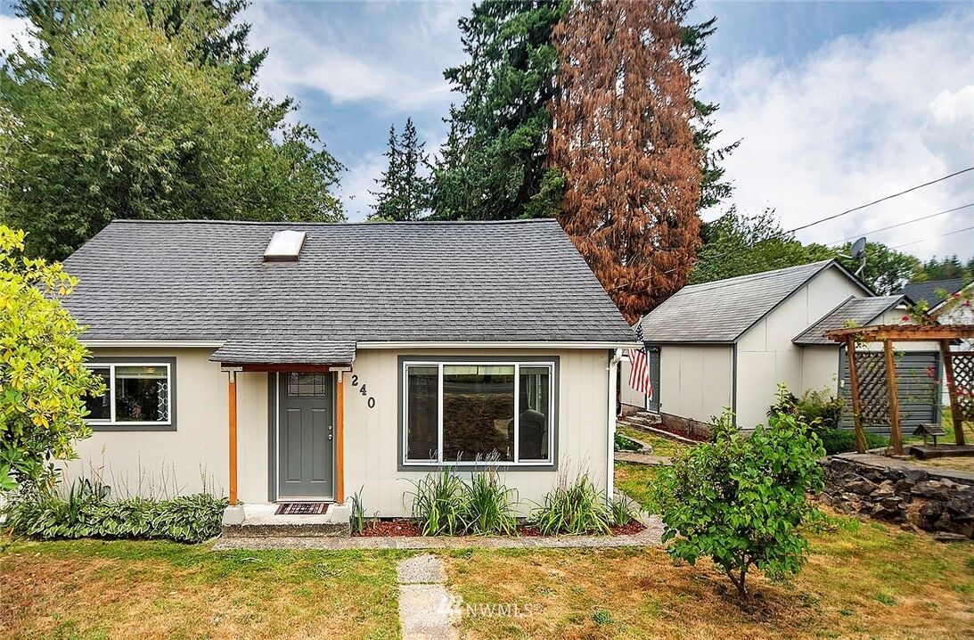 Property Photo: 240 Olson Road WA 98632
