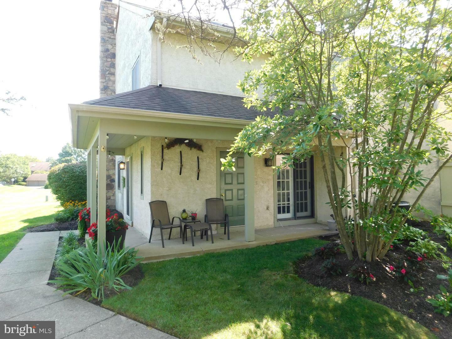 Property Photo:  1660 Hunters Court  PA 19067 