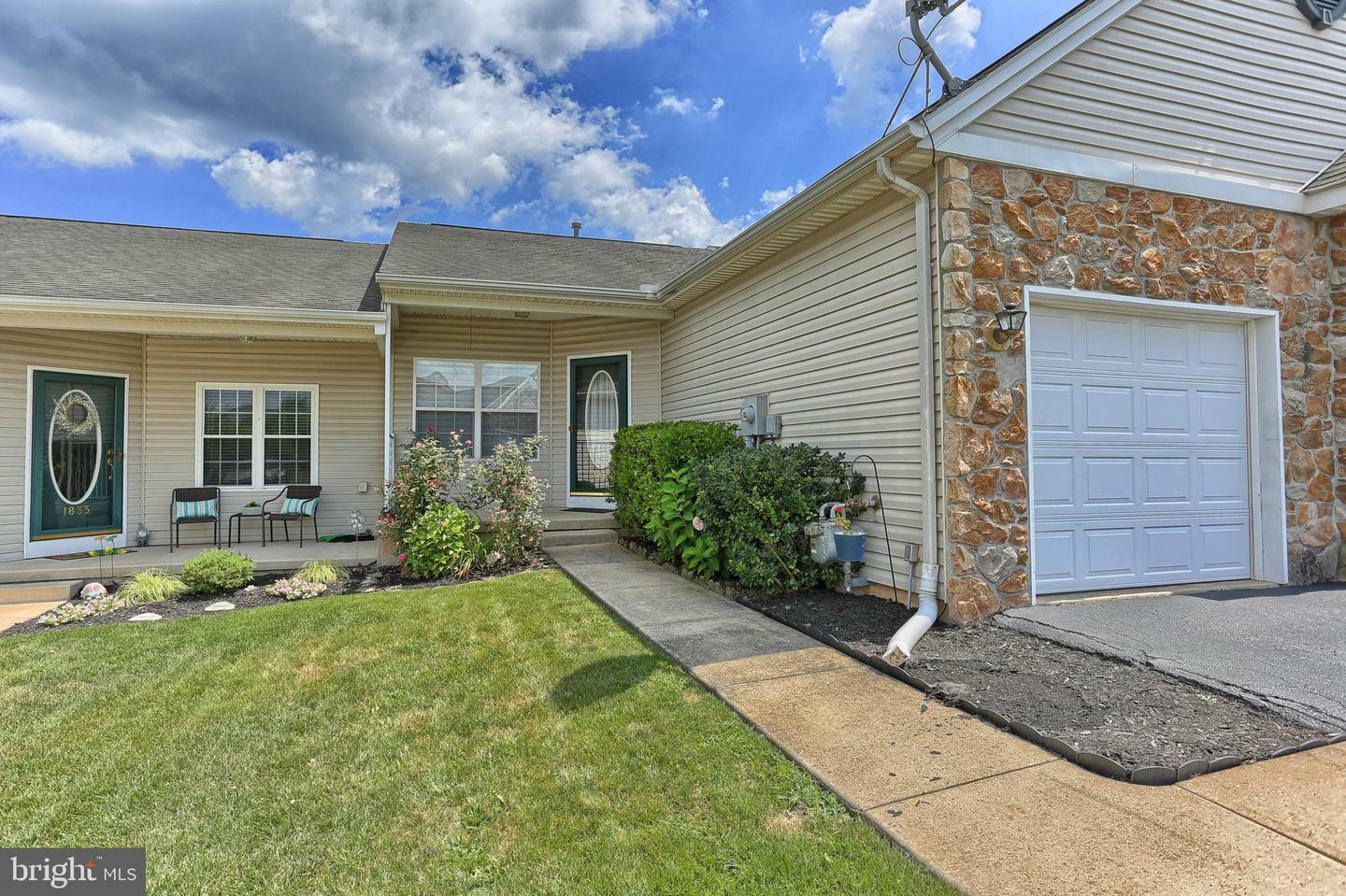 Property Photo:  1835 Deerfield Drive  PA 17408 