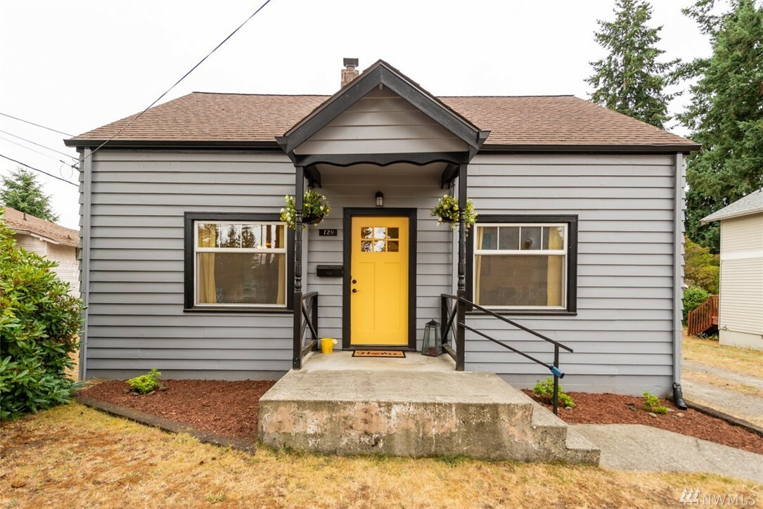 Property Photo:  720 Ramsdell St  WA 98466 