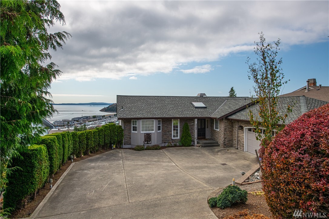 Property Photo:  2502 Highland Dr  WA 98221 
