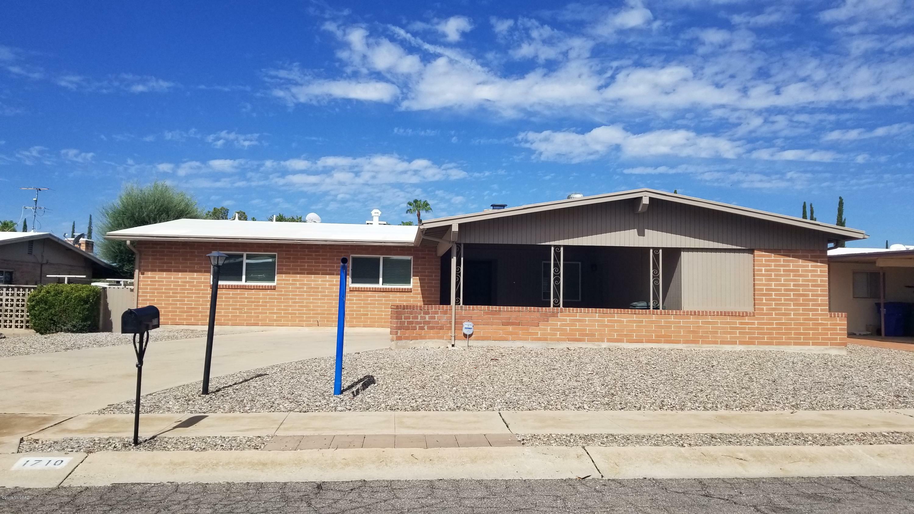 Property Photo: 1710 S Palm Springs Circle AZ 85710