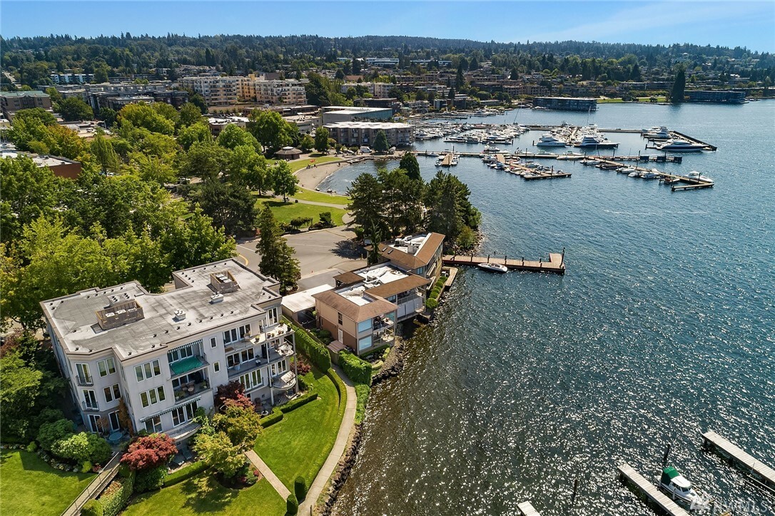 Property Photo:  111 Lake Ave W 301  WA 98033 