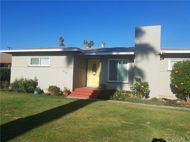 Property Photo: 6854 Palomar Way CA 92504