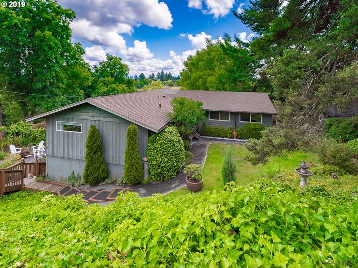 4033 SW Galeburn St  Portland OR 97219 photo