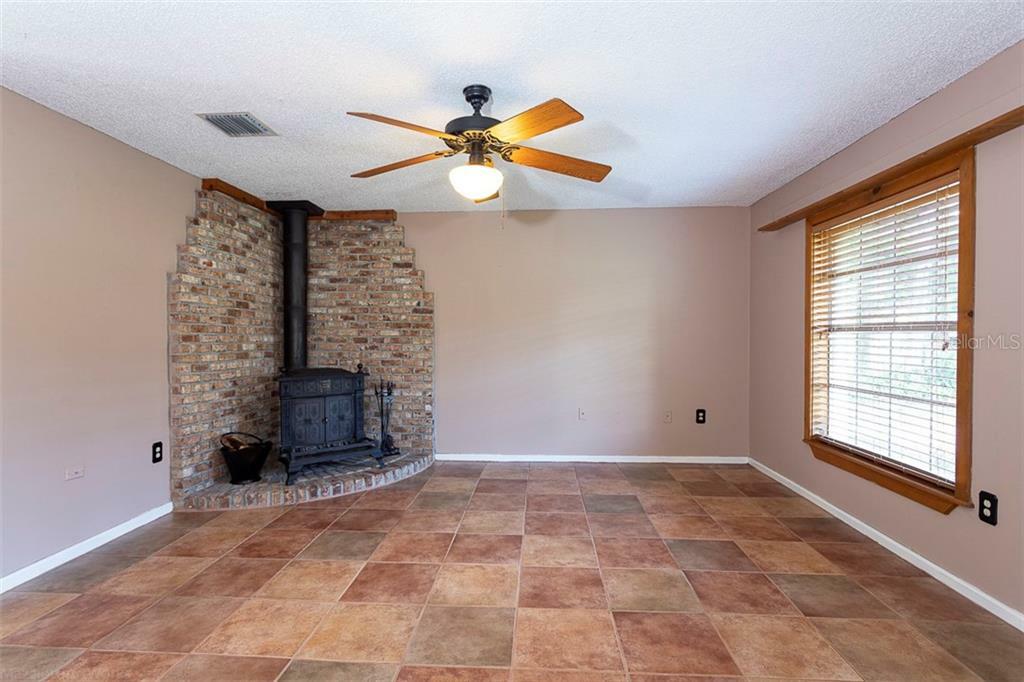 Property Photo: 2026 Almond Street FL 32763