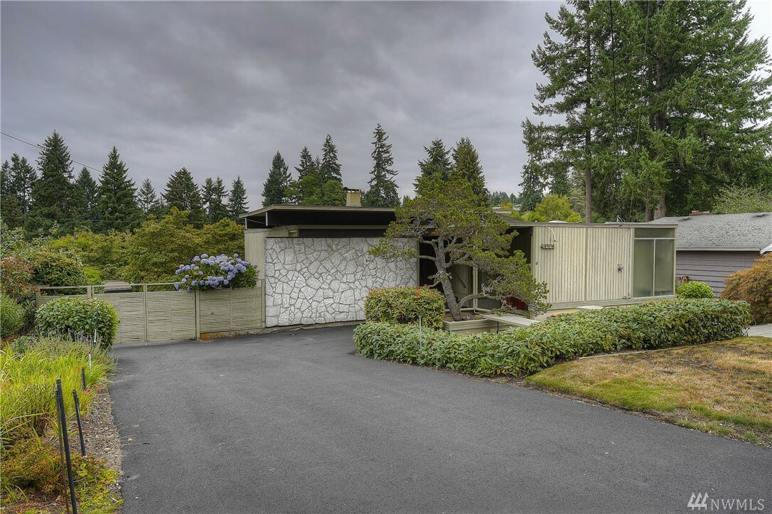 Property Photo:  4221 Arbordale Ave W  WA 98466 