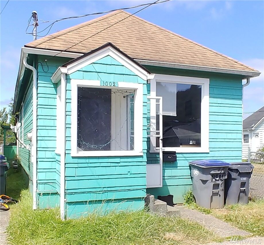 Property Photo: 1002 E 2nd St WA 98520