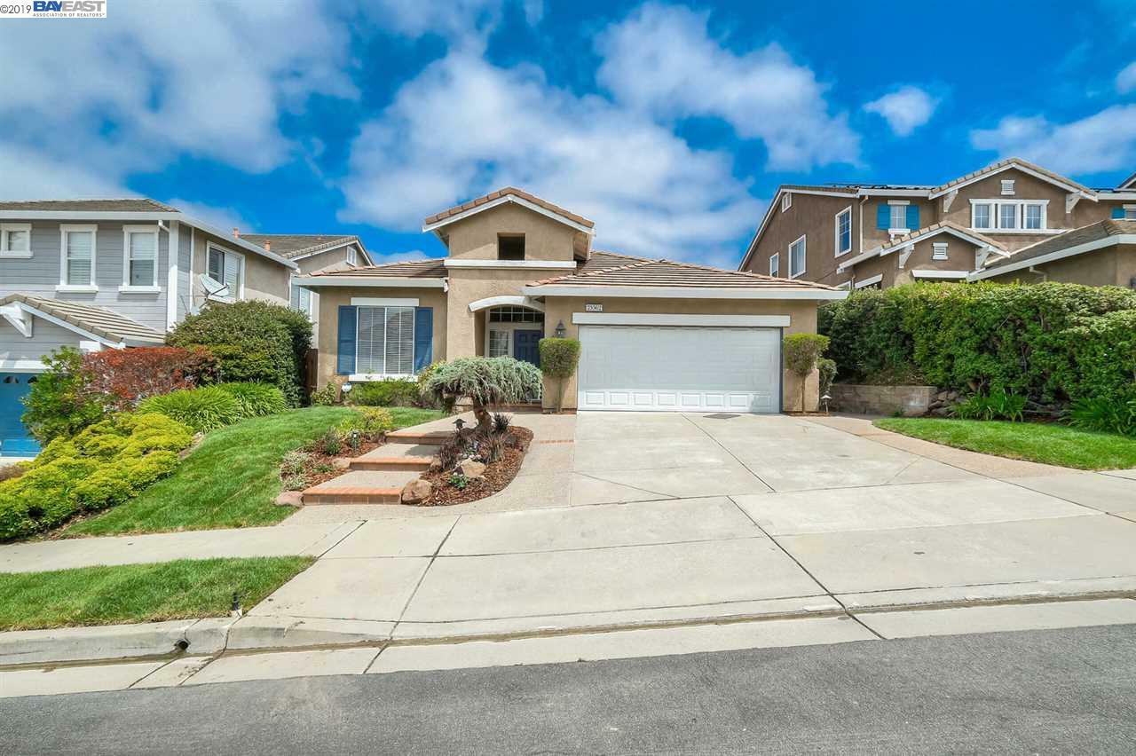 Property Photo:  25562 Crestfield Dr  CA 94552 