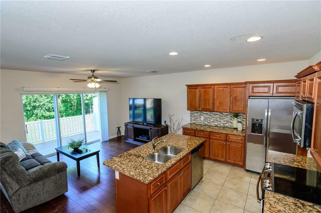 Property Photo: 1786 Sommarie Way FL 34689
