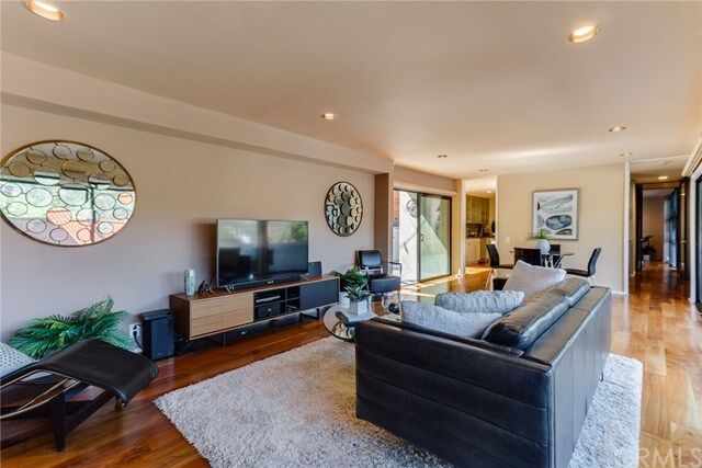 Property Photo: 2506 Rinconia Drive CA 90068