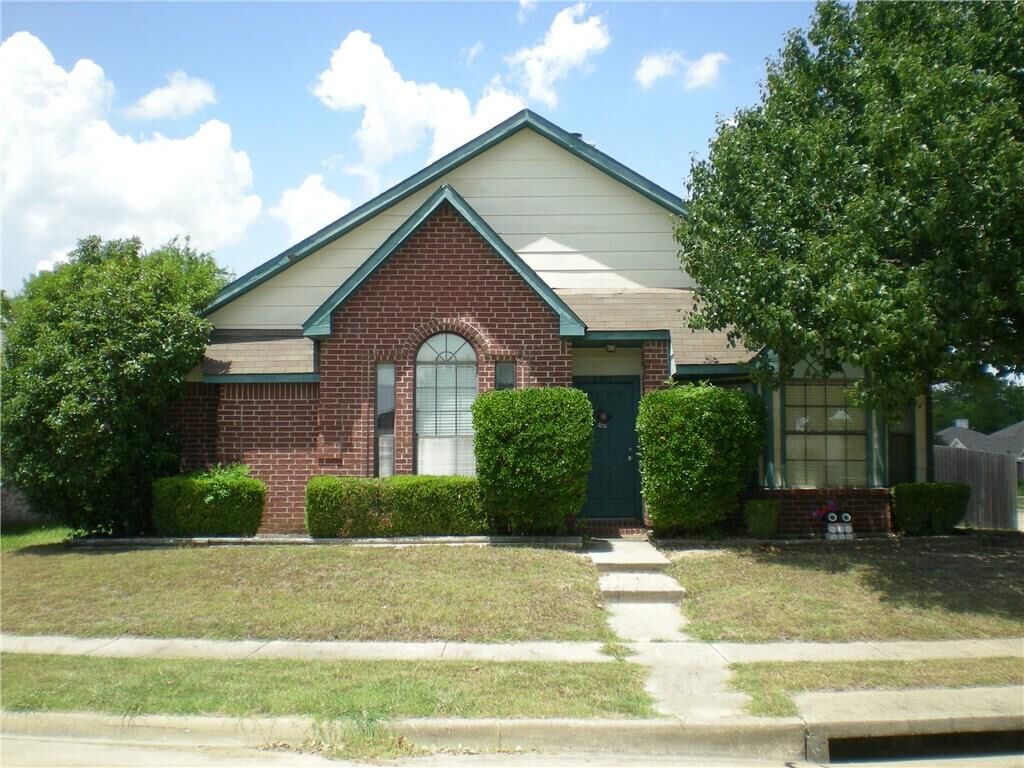 Property Photo: 2302 Foot Hill Road TX 75072