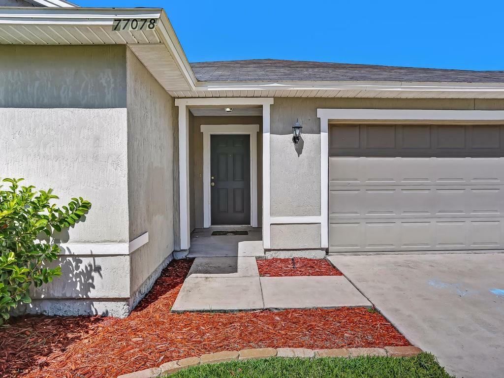 Property Photo:  77078 Cobblestone Drive  FL 32097 