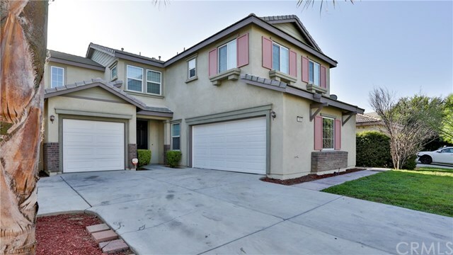 Property Photo:  1835 Sugar Maple Lane  CA 92571 