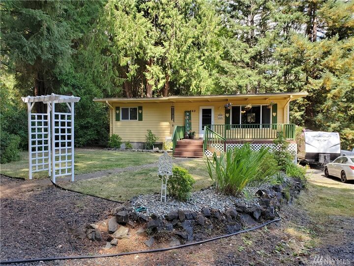 Property Photo: 560 E Pickering Dr WA 98584