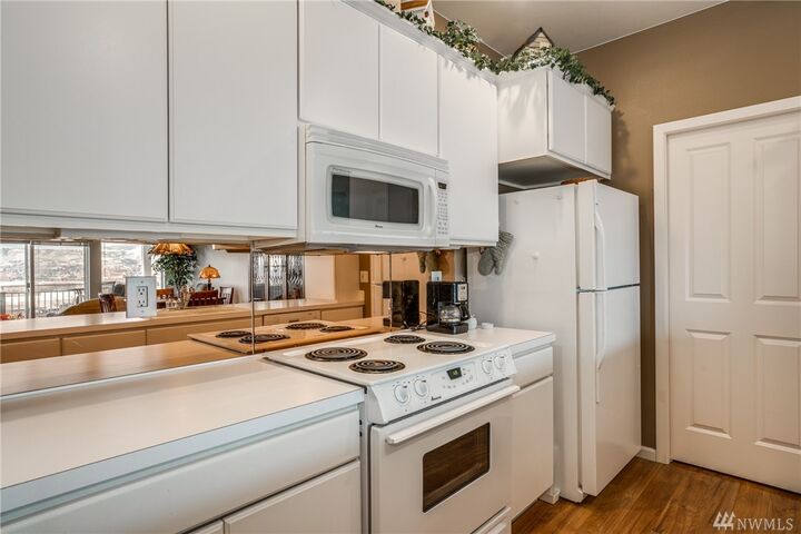 Property Photo: 1601 Maiden Lane C203 WA 98801