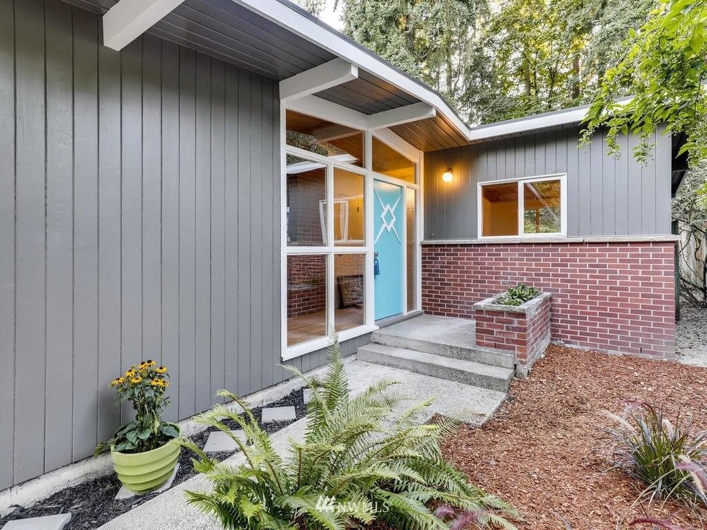 Property Photo:  14717 25th Avenue NE  WA 98155 