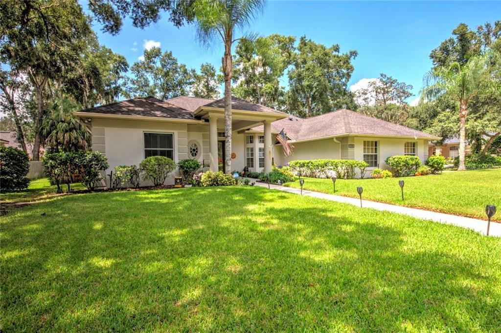 Property Photo: 220 Forest Trail FL 32765
