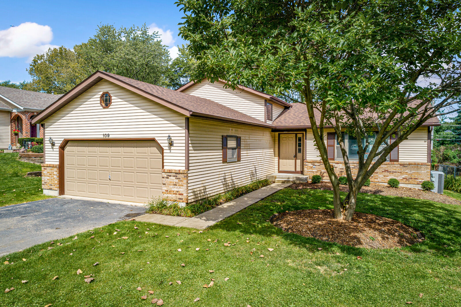 Property Photo:  109 Deerpath  IL 60156 