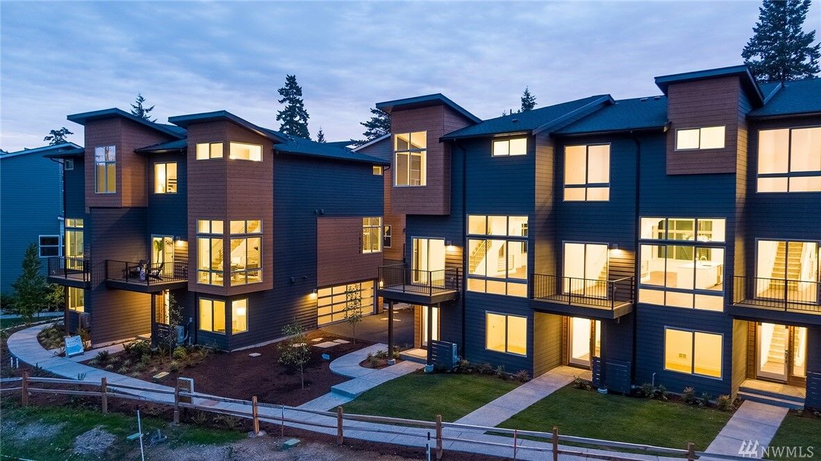 Property Photo: 18256 73rd Ave NE 104 WA 98028