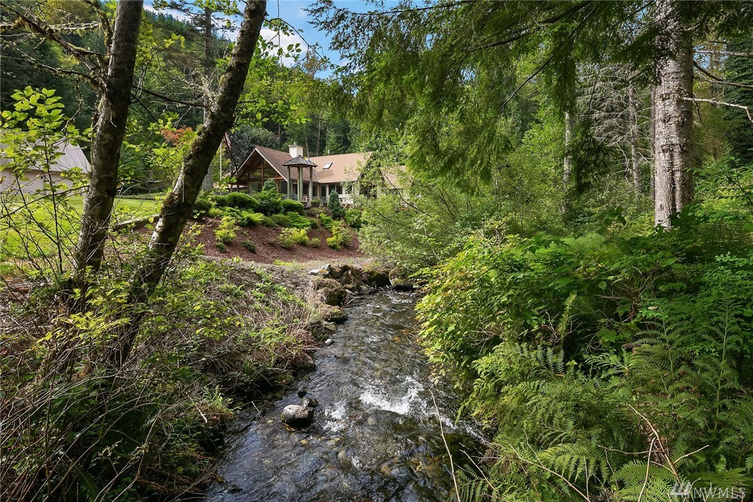 Property Photo:  44320 SE Edgewick Rd  WA 98045 