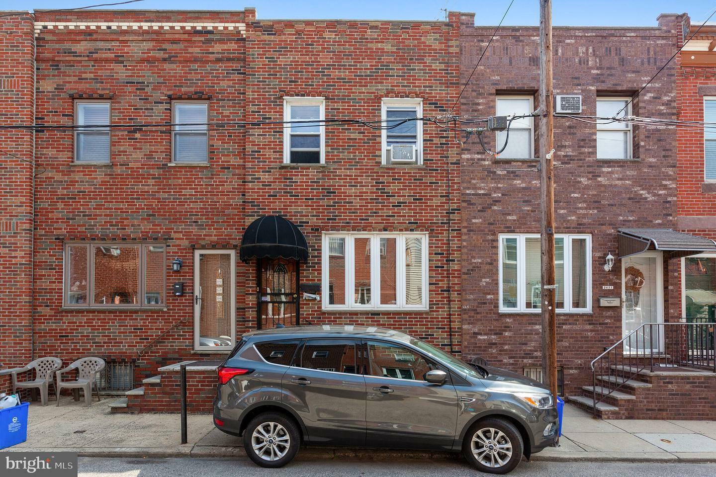 Property Photo:  2619 S Mole Street  PA 19145 