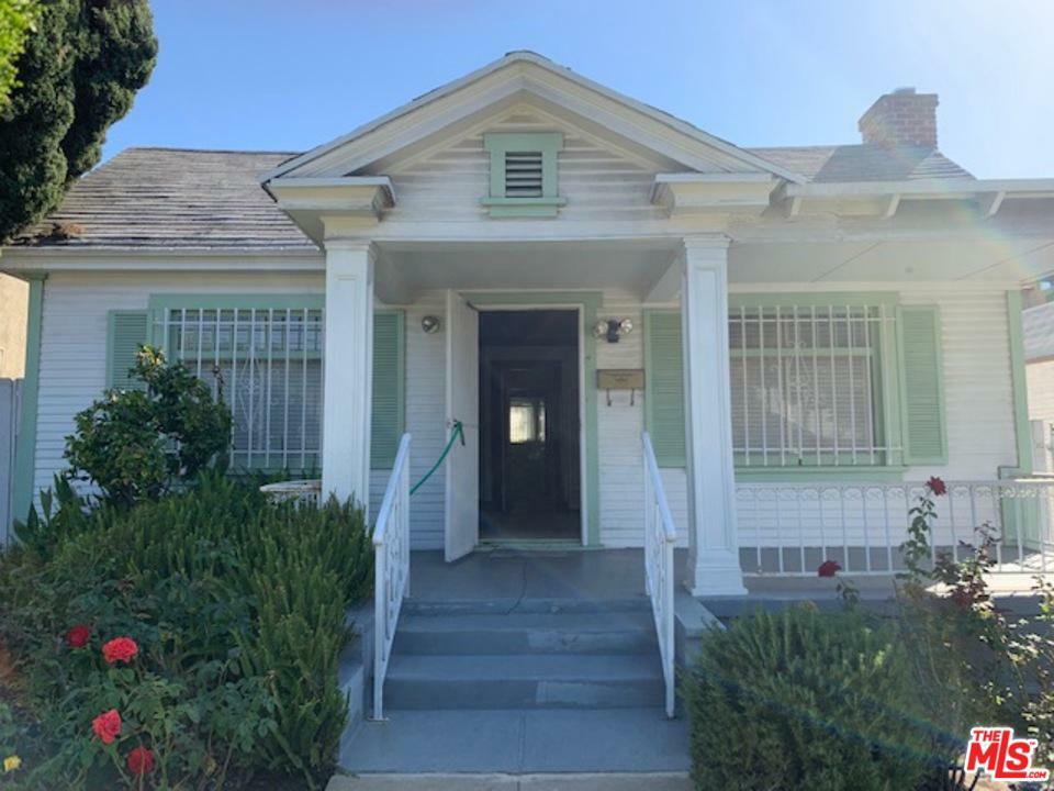 Property Photo:  1146 N Sycamore Ave  CA 90038 