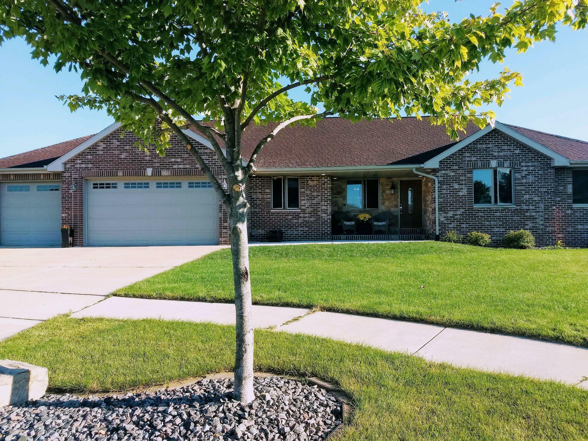 Property Photo: 220 Foxglove Ln WI 53563
