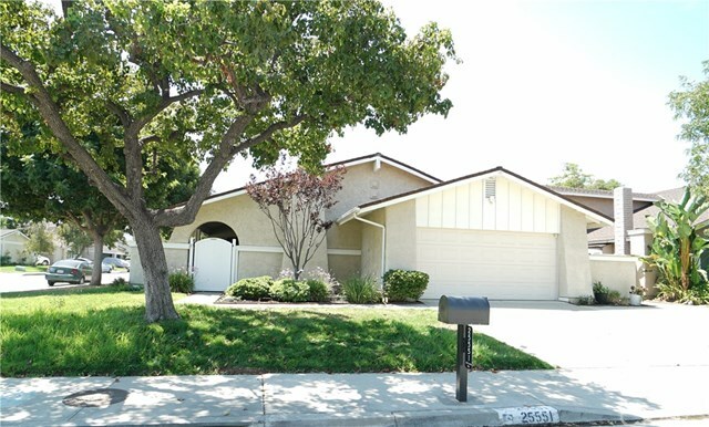 Property Photo:  25551 Old Course Way  CA 91355 