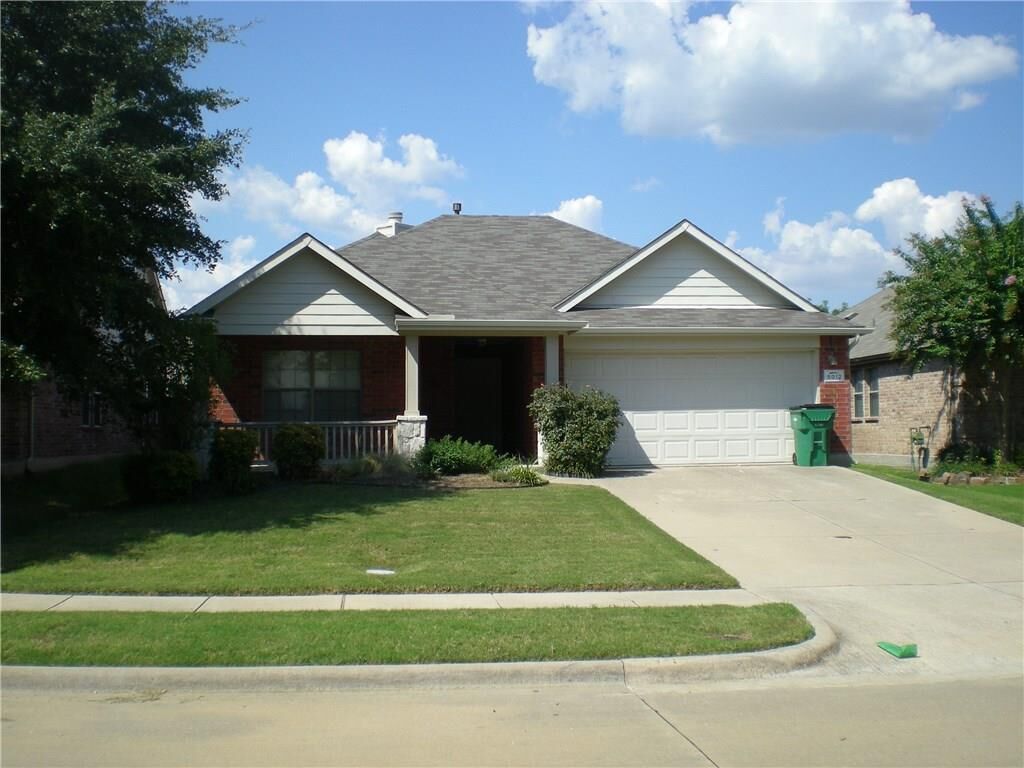 Property Photo: 5012 Blackwood Drive TX 75071