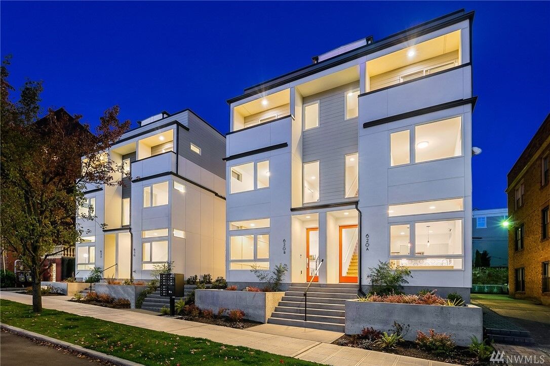 Property Photo:  626 10th Ave E  WA 98102 