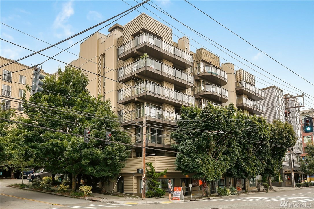 Property Photo: 1550 Eastlake Ave E 206 WA 98102