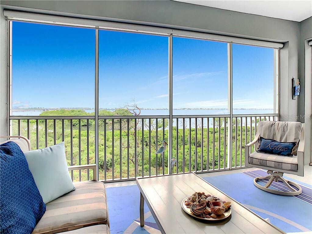 Property Photo: 392 Aruba Circle 303 FL 34209