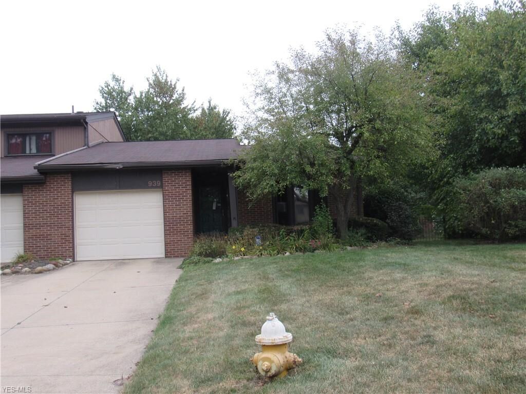Property Photo:  939 Morningstar Drive  OH 44307 
