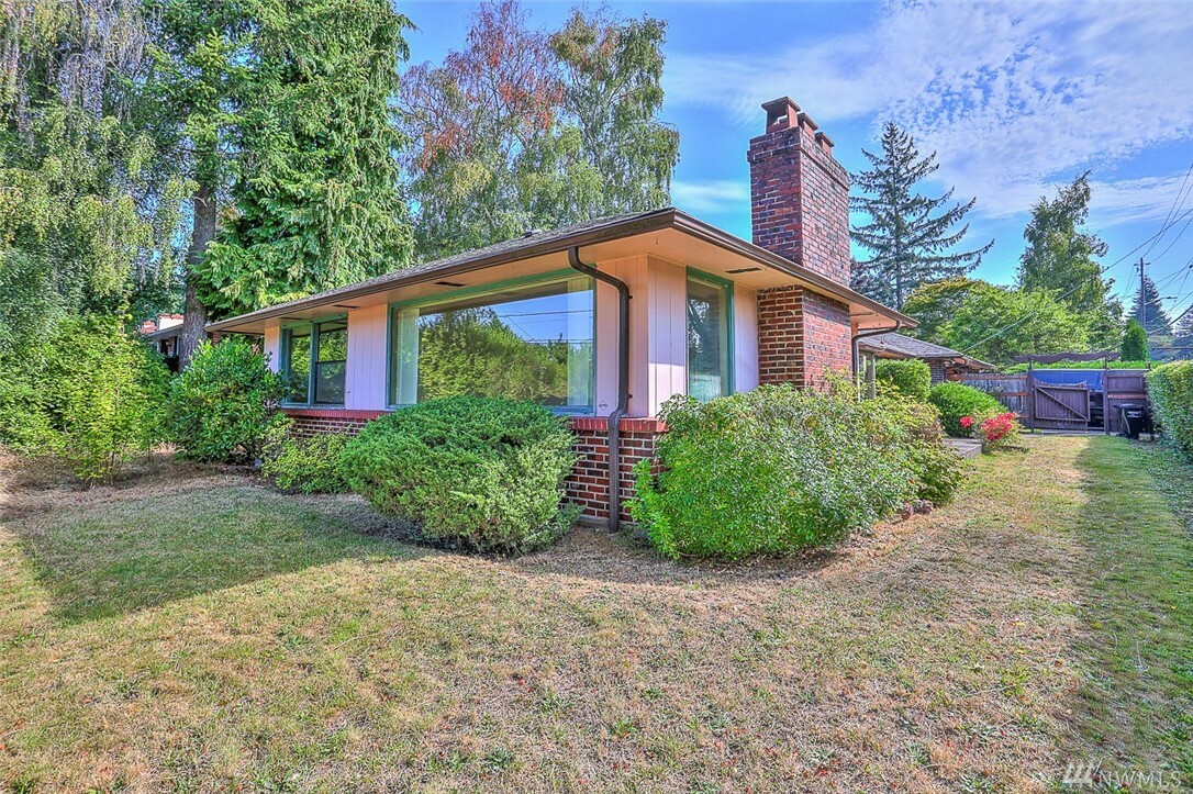 Property Photo:  220 NW 125th St  WA 98177 