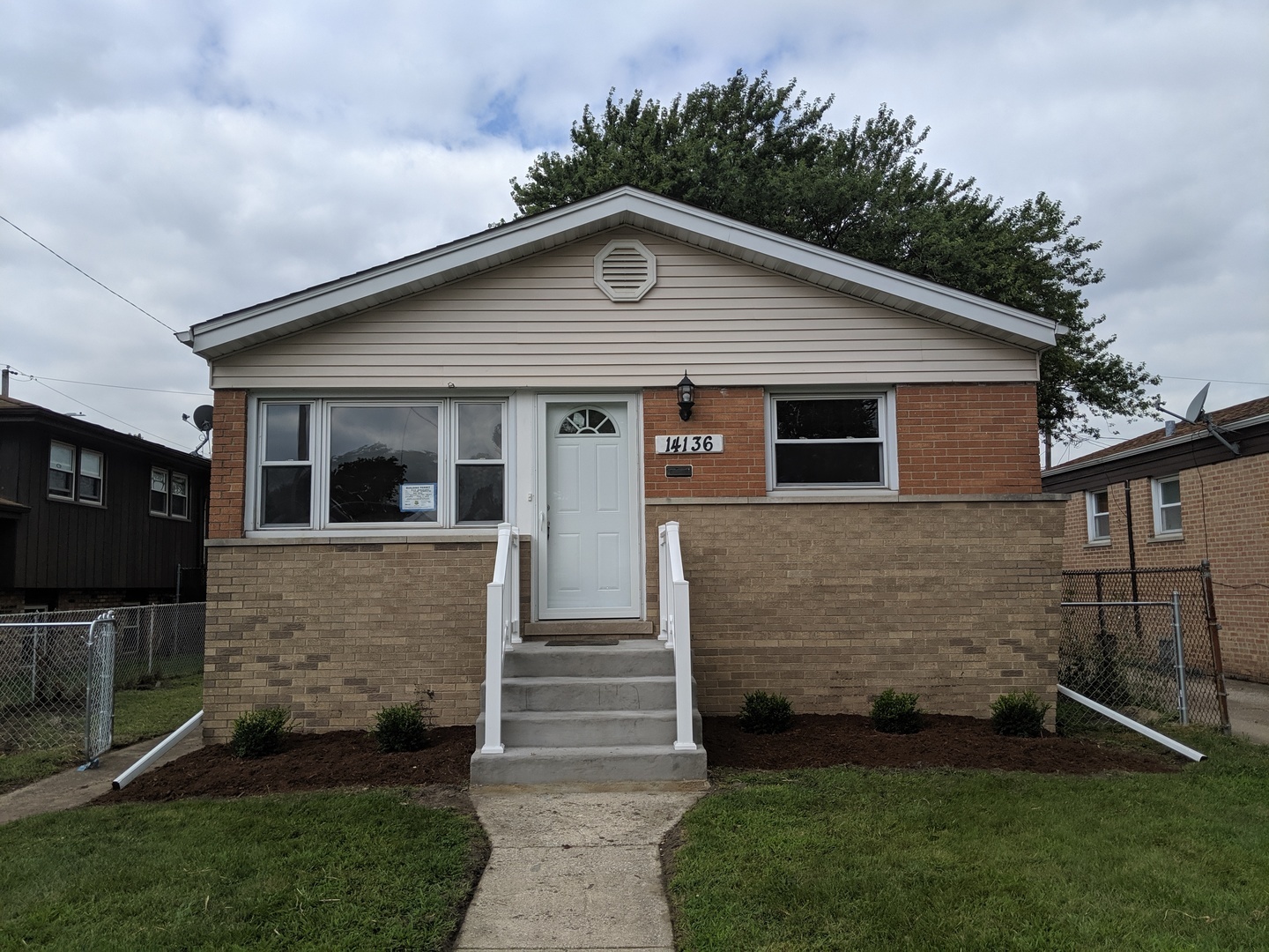 Property Photo:  14136 Marquette Avenue  IL 60633 