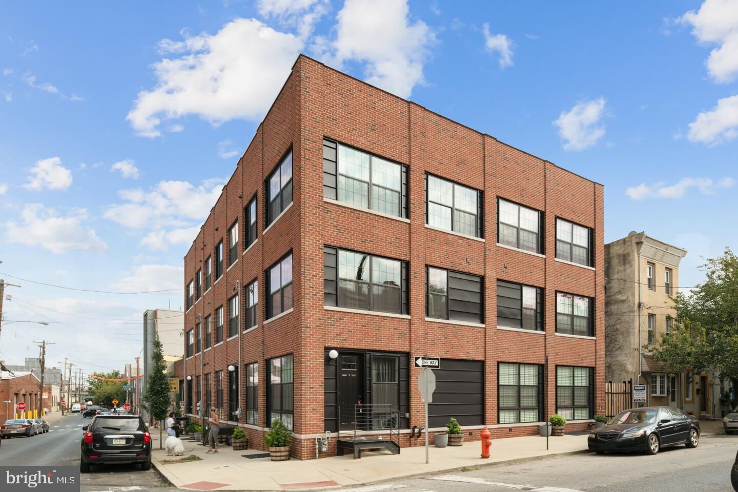 Property Photo: 158 W Thompson Street 5 PA 19122