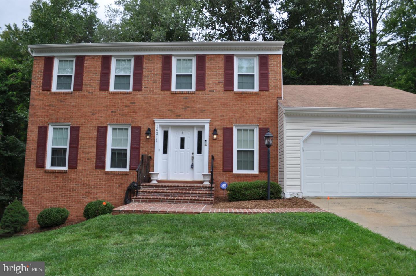 Property Photo: 16211 Edgewood Drive VA 22025
