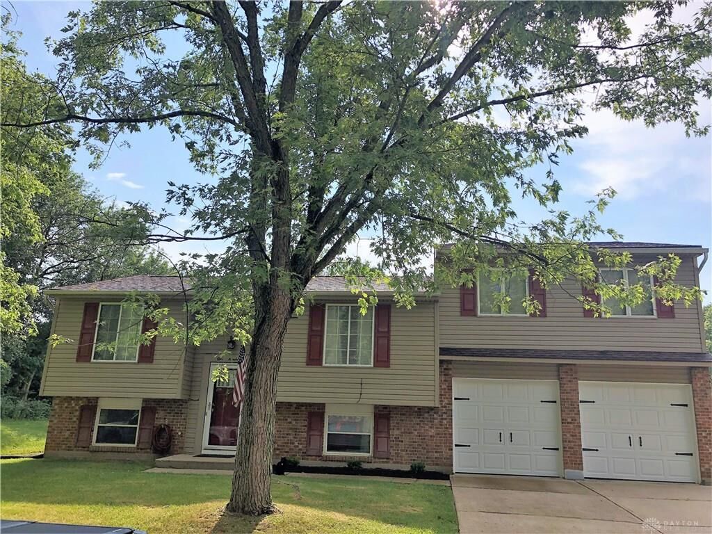 Property Photo: 100 Fitchburg Farm Drive OH 45322