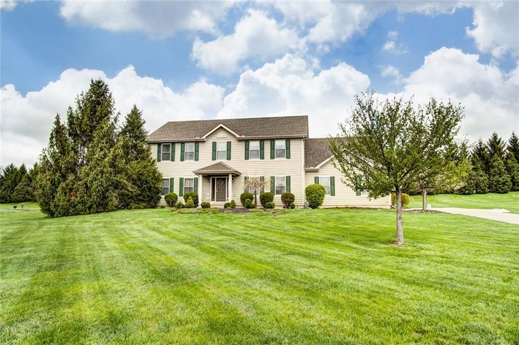 Property Photo: 437 Meadowview Court OH 45066