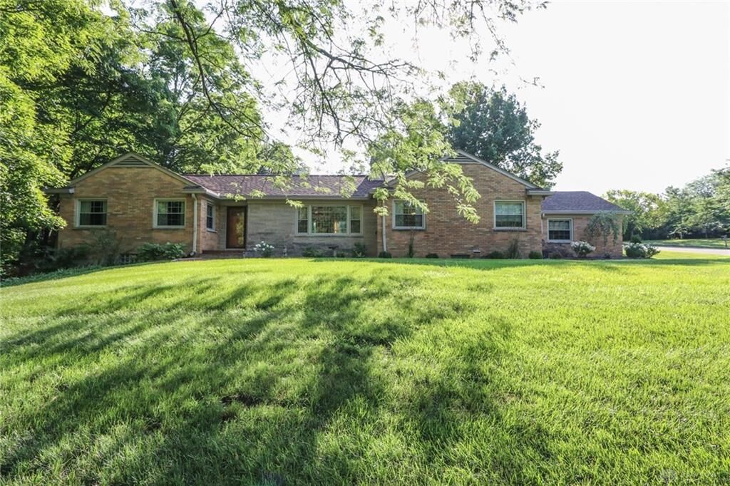 Property Photo: 3232 Blossom Heath Road OH 45419