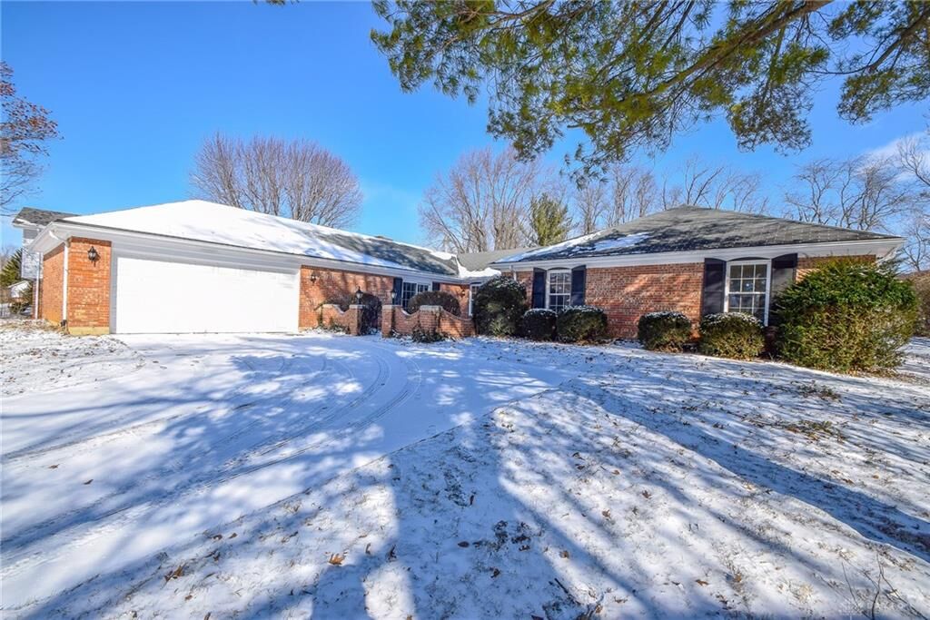 Property Photo: 2852 Hamden Drive OH 45434